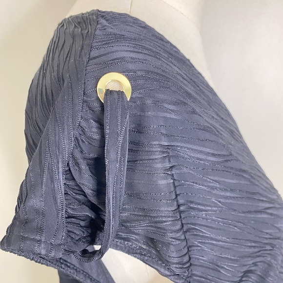 TANJAY PETITE MEDIUM CHIC VNECK TOP WITH GOLD SHOULDER GROMMETS LOOP DESIGN - Picture 11 of 14